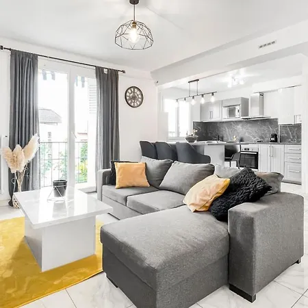 Coloc Capucin - Belle Colocation Avec 3 Independantes / Balcon Prive / Parking Collectif / Wifi Gratuit Annemasse