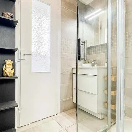 Coloc Capucin - Belle Colocation Avec 3 Independantes / Balcon Prive / Parking Collectif / Wifi Gratuit Annemasse