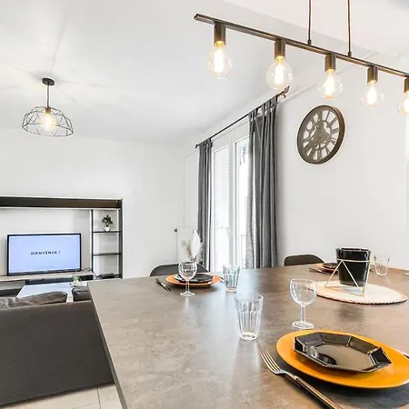 Coloc Capucin - Belle Colocation Avec 3 Independantes / Balcon Prive / Parking Collectif / Wifi Gratuit 2*