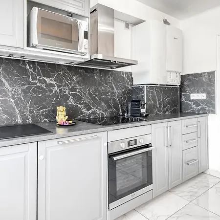 Coloc Capucin - Belle Colocation Avec 3 Independantes / Balcon Prive / Parking Collectif / Wifi Gratuit 招待所 安纳马斯