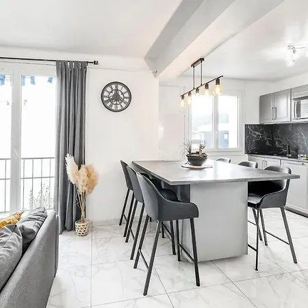 Coloc Capucin - Belle Colocation Avec 3 Independantes / Balcon Prive / Parking Collectif / Wifi Gratuit Annemasse